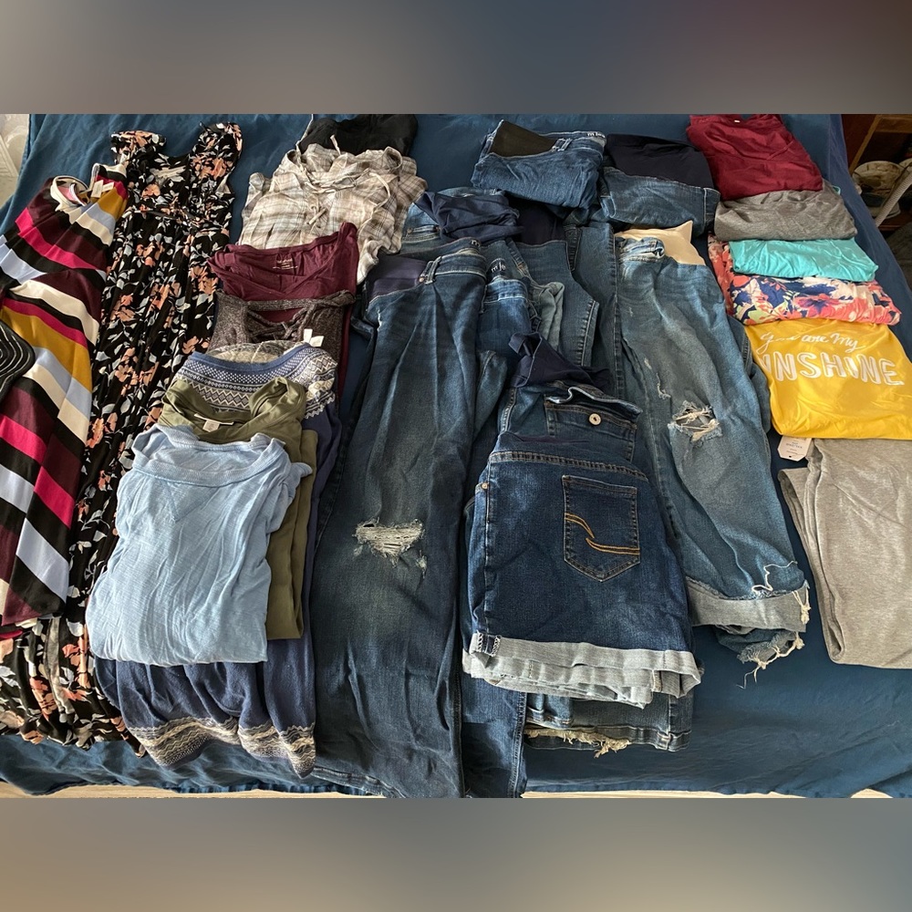 Large lot of plus sized maternity clothes- 26 pieces